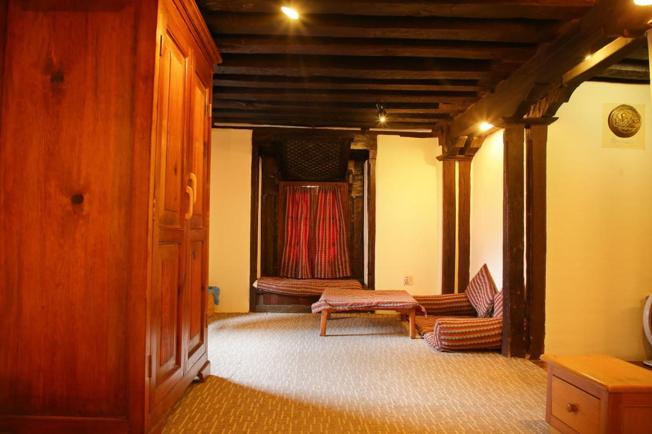 Newa Chen Historic House Unesco Lalitpur Bagian luar foto