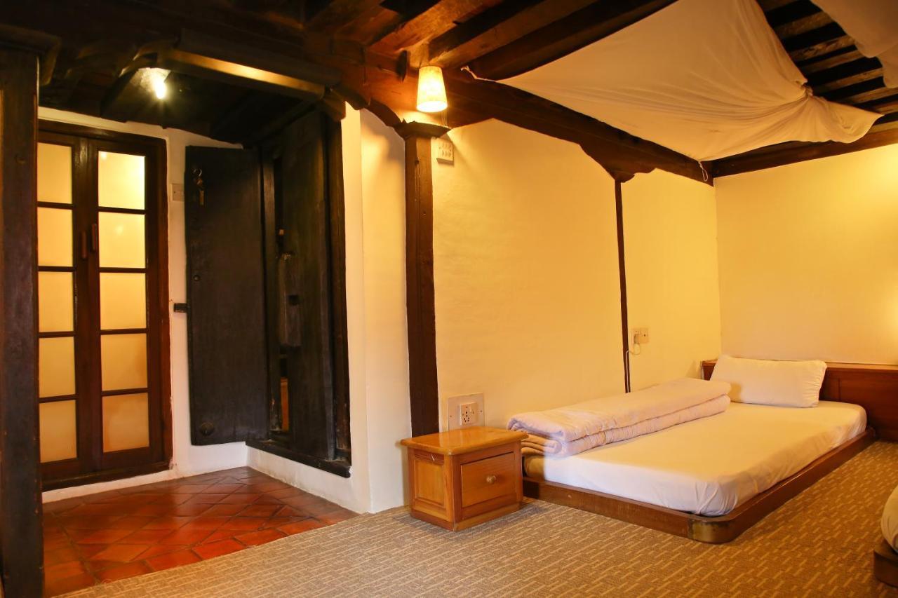 Newa Chen Historic House Unesco Lalitpur Bagian luar foto