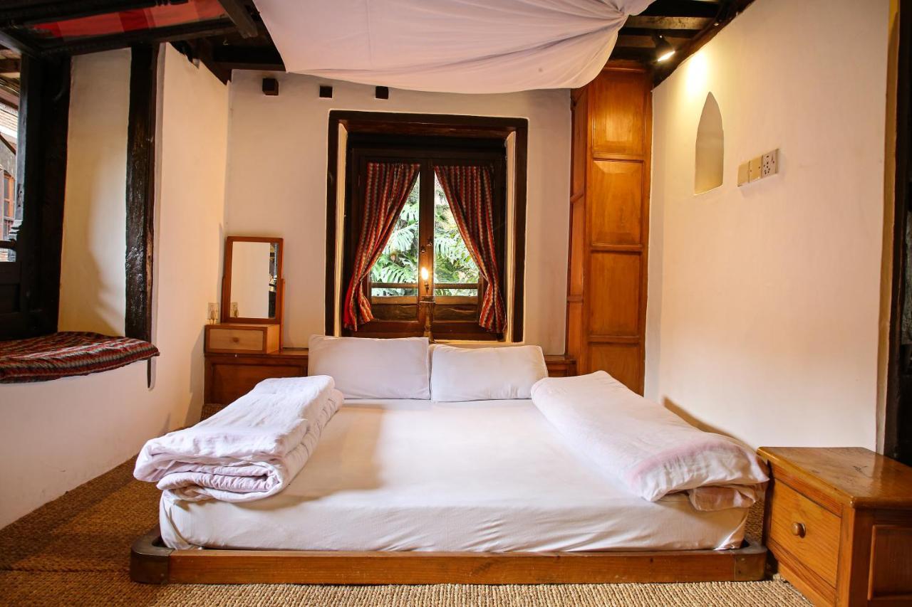 Newa Chen Historic House Unesco Lalitpur Bagian luar foto