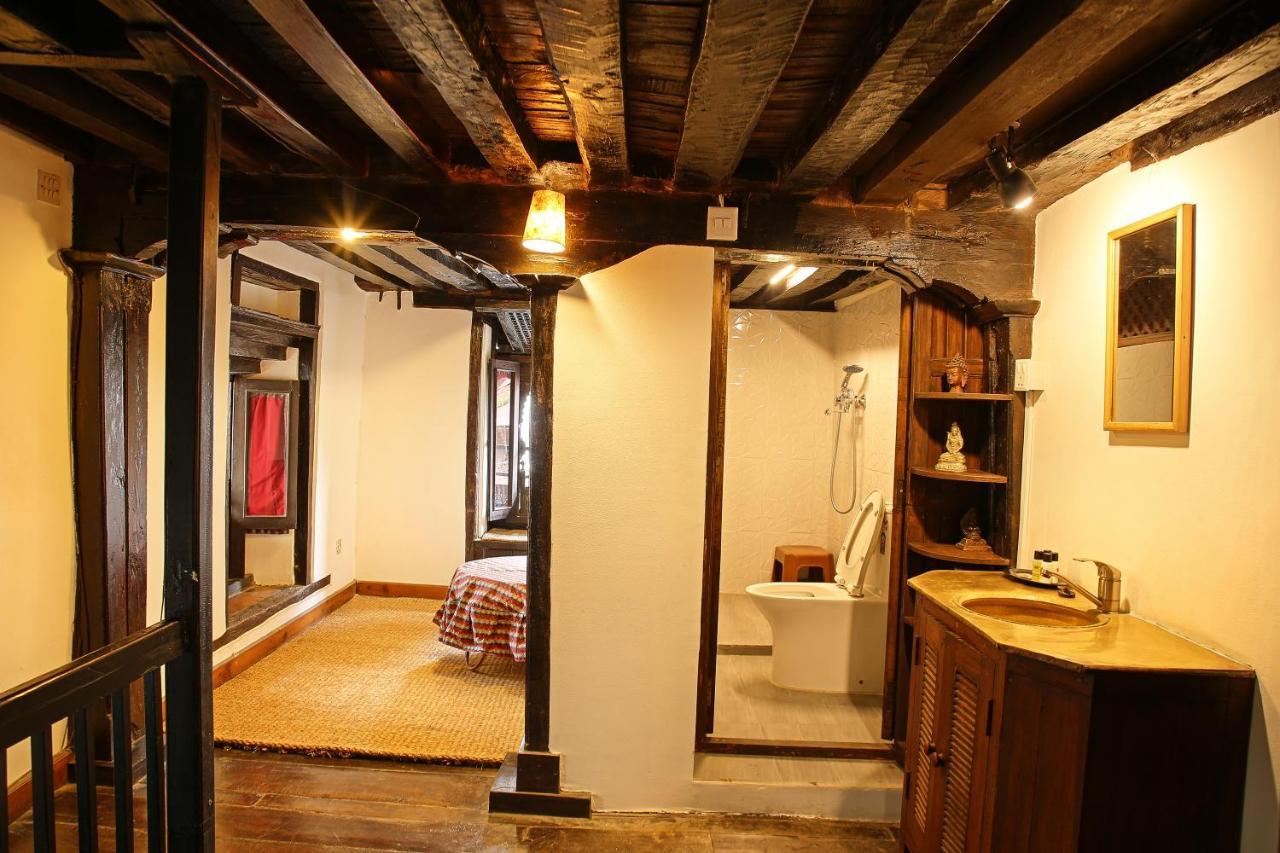 Newa Chen Historic House Unesco Lalitpur Bagian luar foto