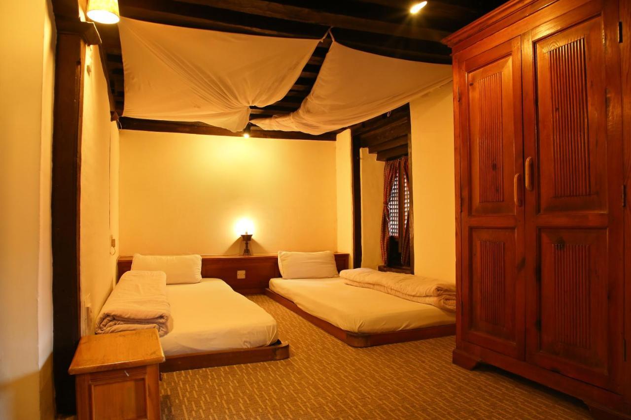 Newa Chen Historic House Unesco Lalitpur Bagian luar foto