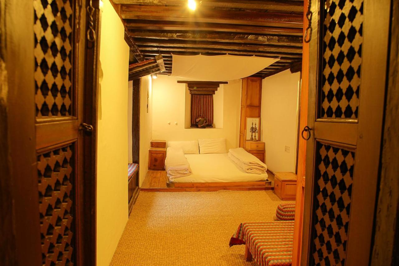 Newa Chen Historic House Unesco Lalitpur Bagian luar foto